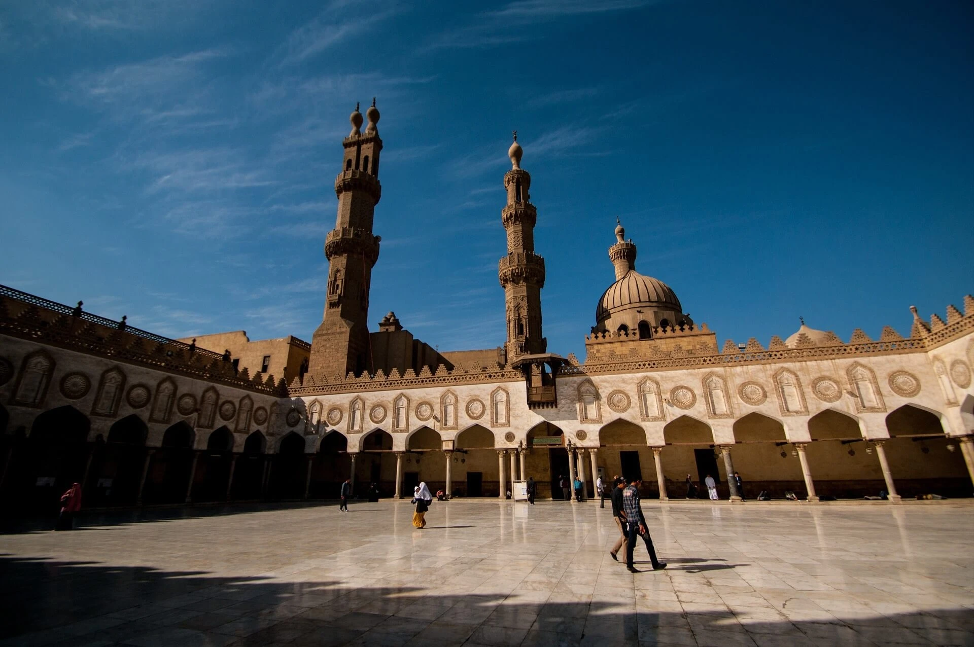 Visita à Mesquita de Al-Azhar no Egito: Passeios Econômicos