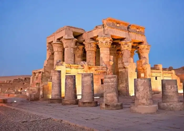 Explore o Templo de Kom Ombo no seu cruzeiro pelo Nilo
