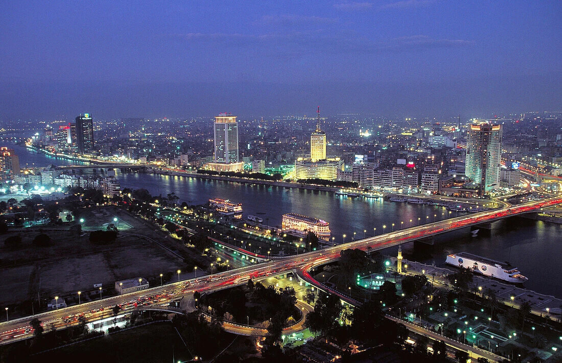 Discover the top attractions to enjoy after dark in Cairo
