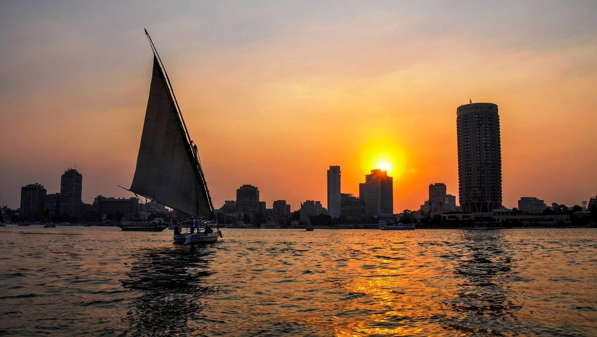 One-Day Cairo Tour with Scenic Felucca Ride on the Nile